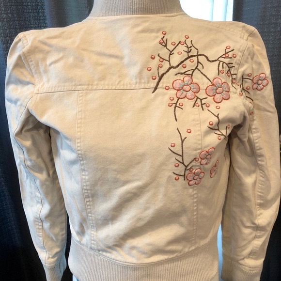 Roxy Jacket - Picture 2 of 3